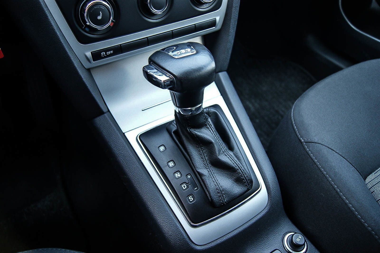 Fahrzeugabbildung SKODA Octavia Combi 1.4TSI DSG ANHZV PDC SIHZG Ambient