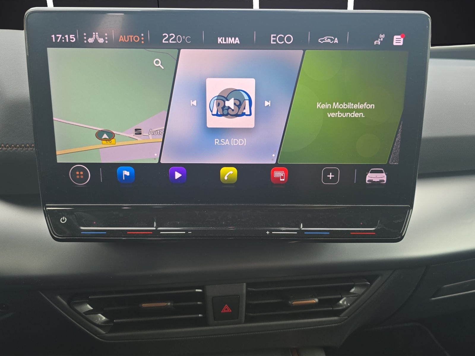 Fahrzeugabbildung CUPRA Born LED HUD RFK WÄRMEPUMPE SH ACC