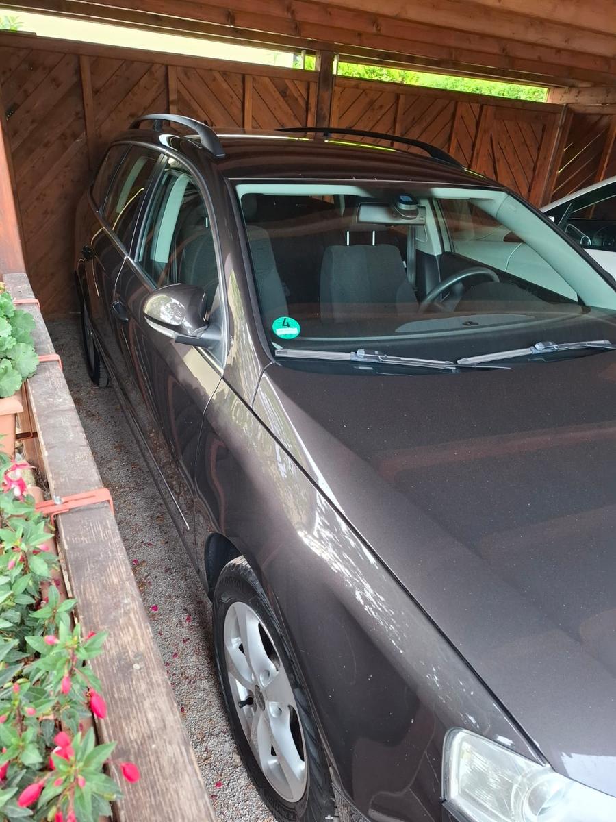 Volkswagen Passat 2009 — вигляд ззаду