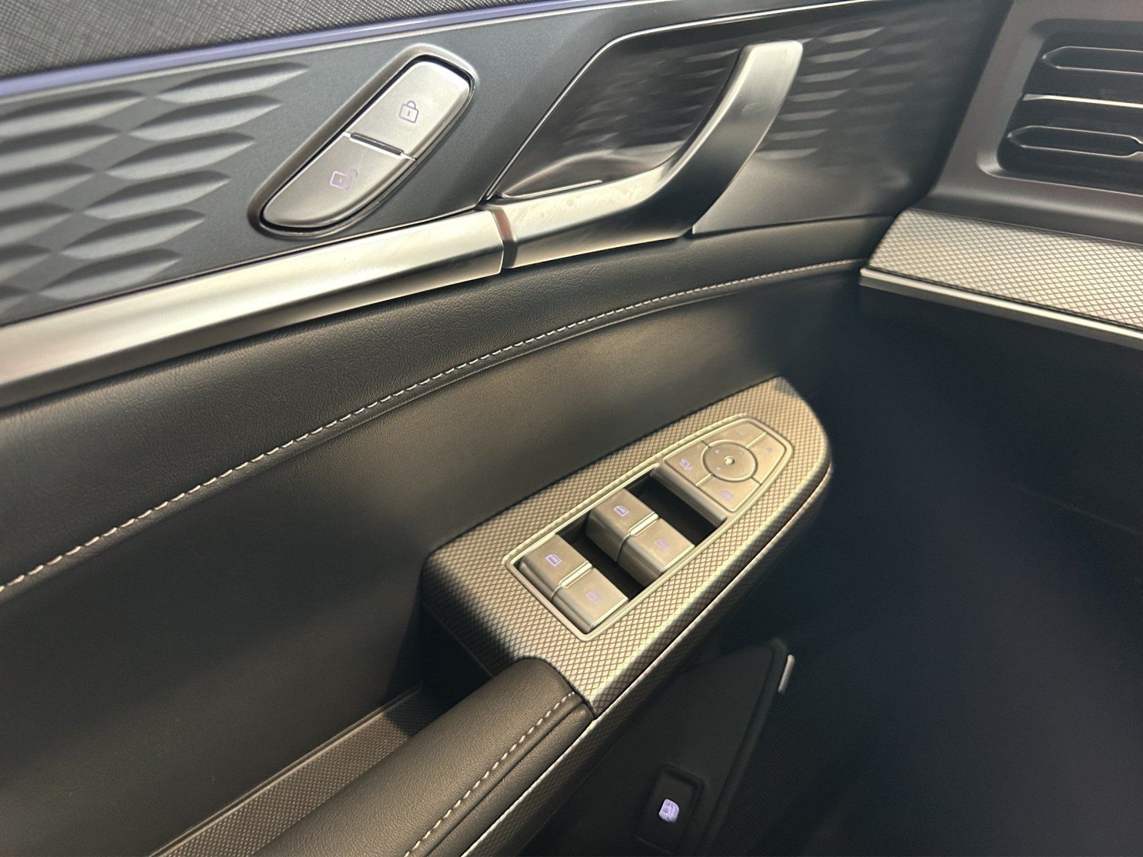 Fahrzeugabbildung MG MG S9 PHEV Luxury 7 Sitzer