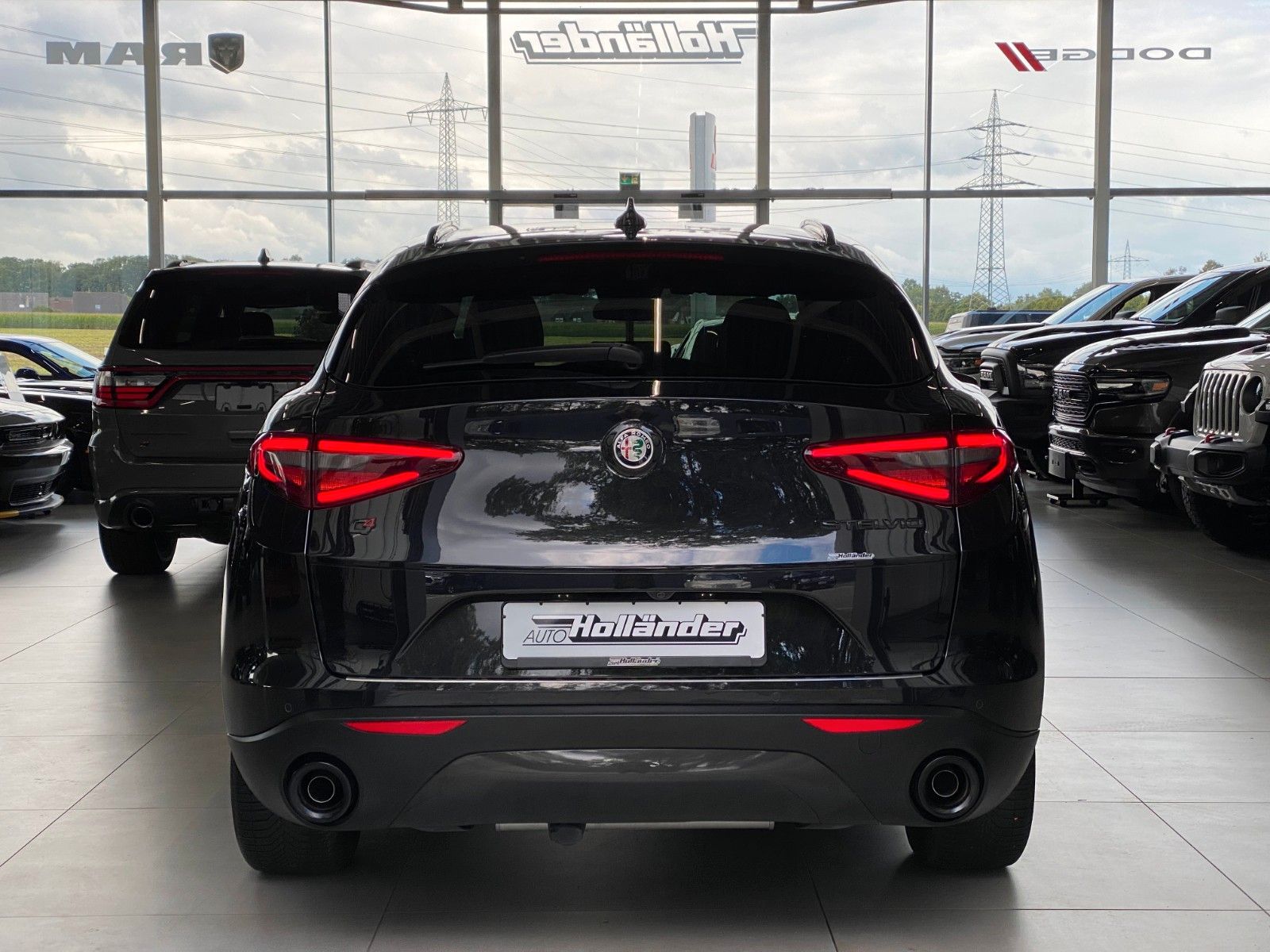 Fahrzeugabbildung Alfa Romeo Stelvio 2.0 T B-Tech Q4 "AHK ACC DAB"