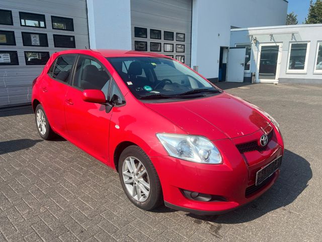 Toyota Auris 1.4 VVT-I Team