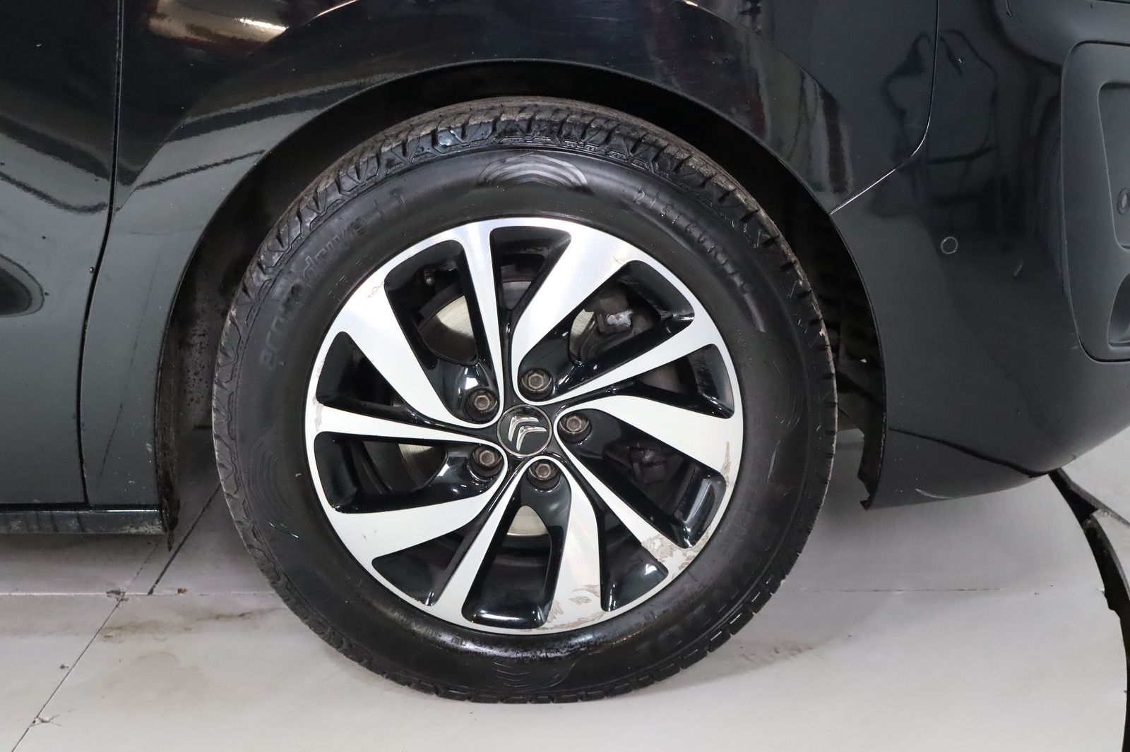 Fahrzeugabbildung Citroën Spacetourer Feel M * HUD * LED * RFK * AHK