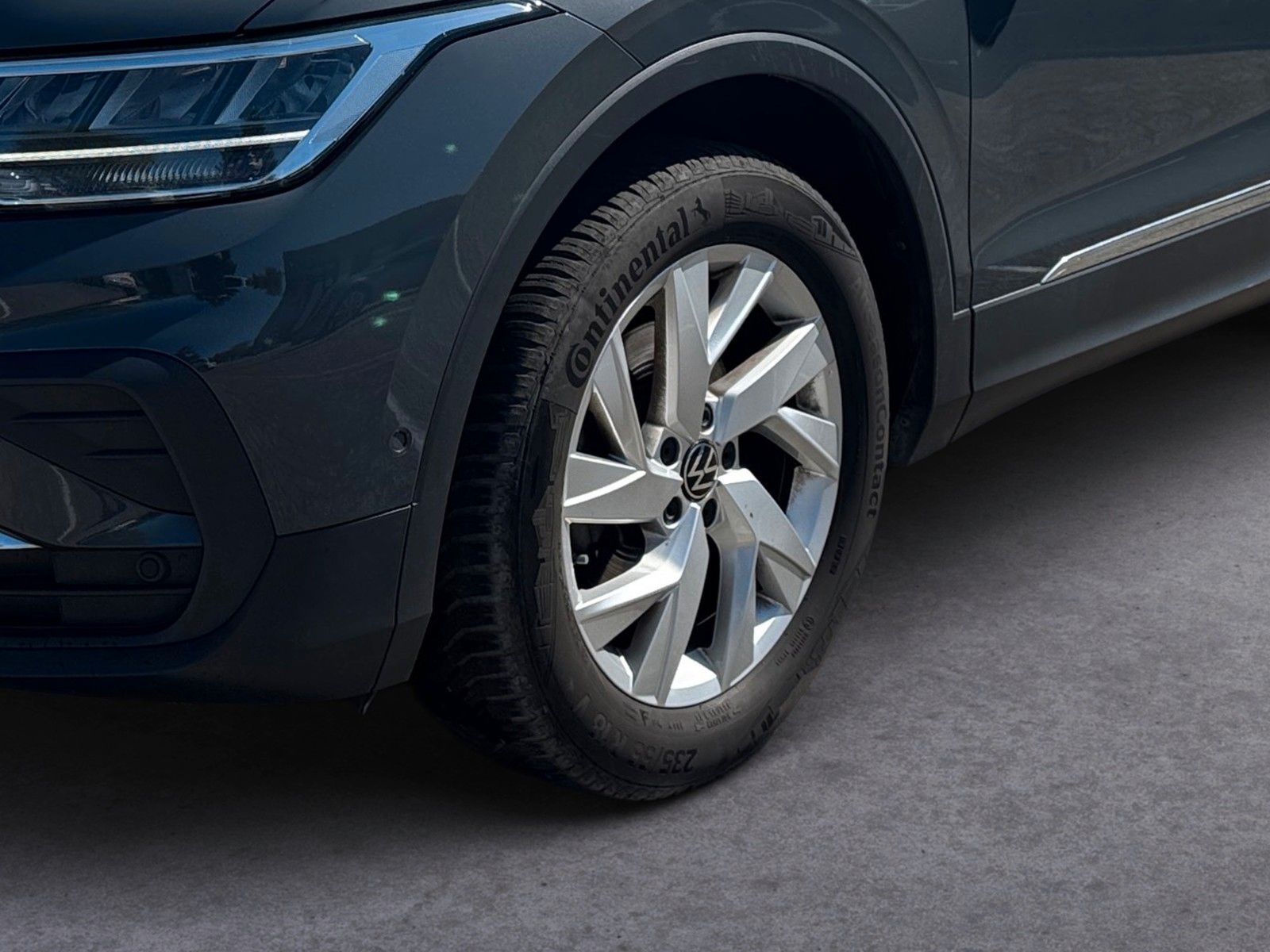 Fahrzeugabbildung Volkswagen Tiguan Life ACTIVE 1.5 TSI