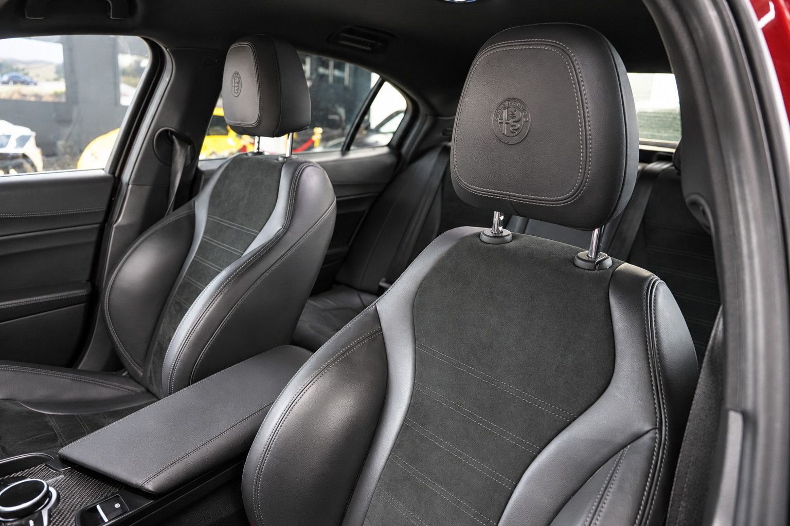 Fahrzeugabbildung Alfa Romeo Giulia Quadrifoglio *Carbon*HarmanKardon*ACC*Kam