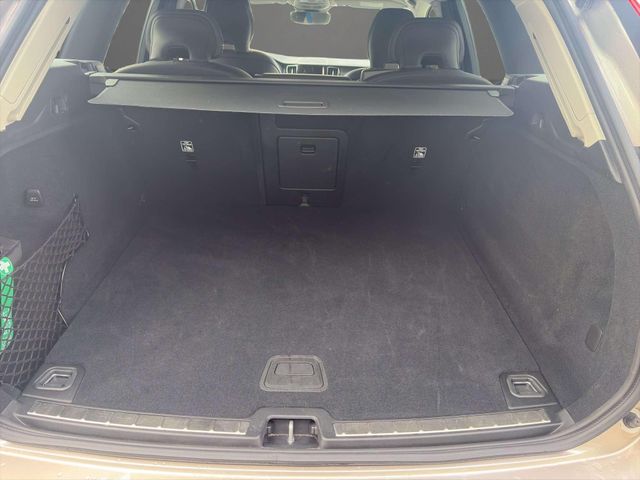 Volvo XC60 B5 AWD Plus Dark