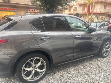 Alfa-Romeo Stelvio - 3