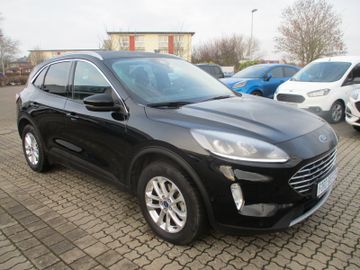 Ford Kuga Titanium NAVI + Kam + Park Assist + ACC