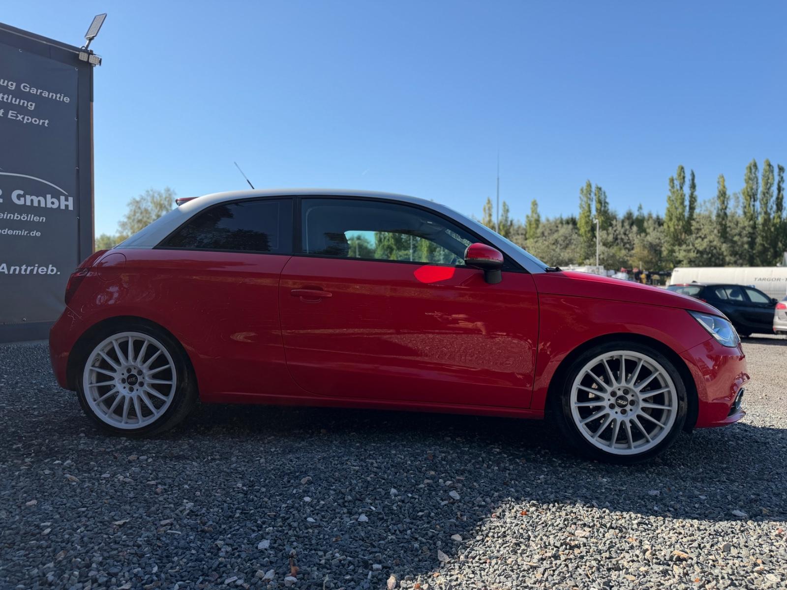 Audi A1 AMBITION°XENON°SHZ°LED°BT°MFL°