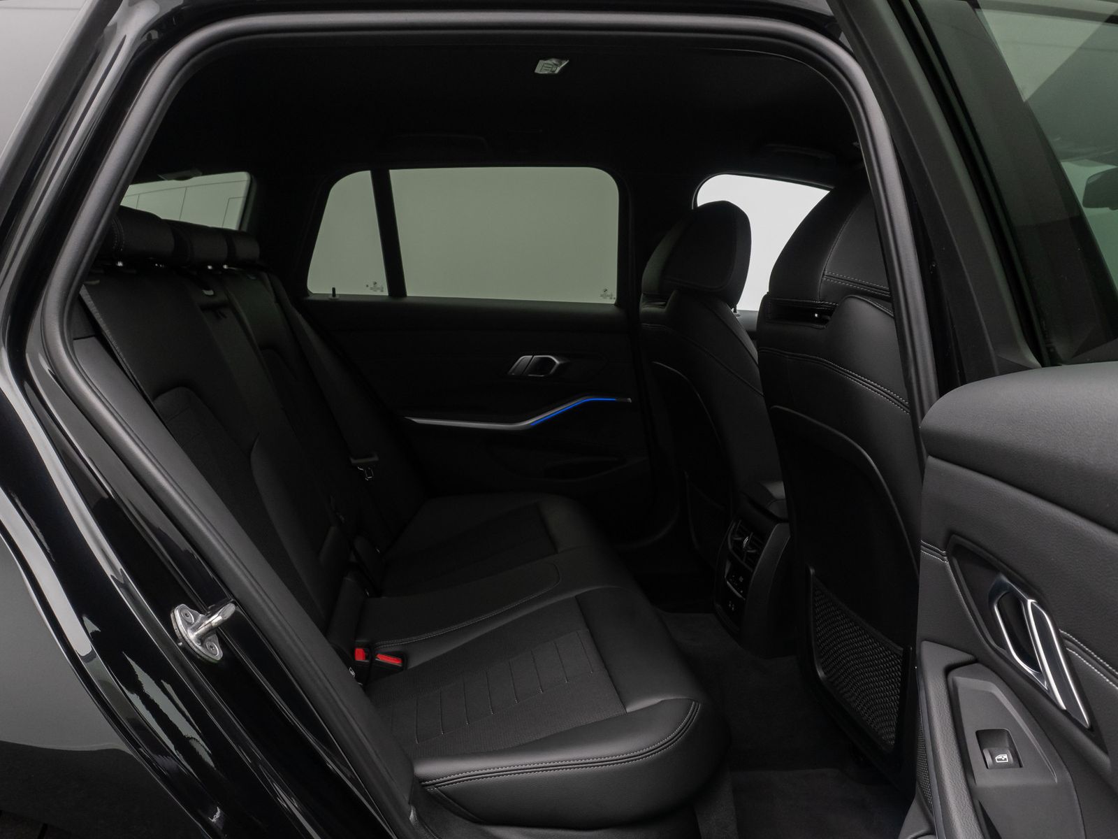 Fahrzeugabbildung BMW 318i Sport Line DAB Kamera Stop&go Laser HiFi