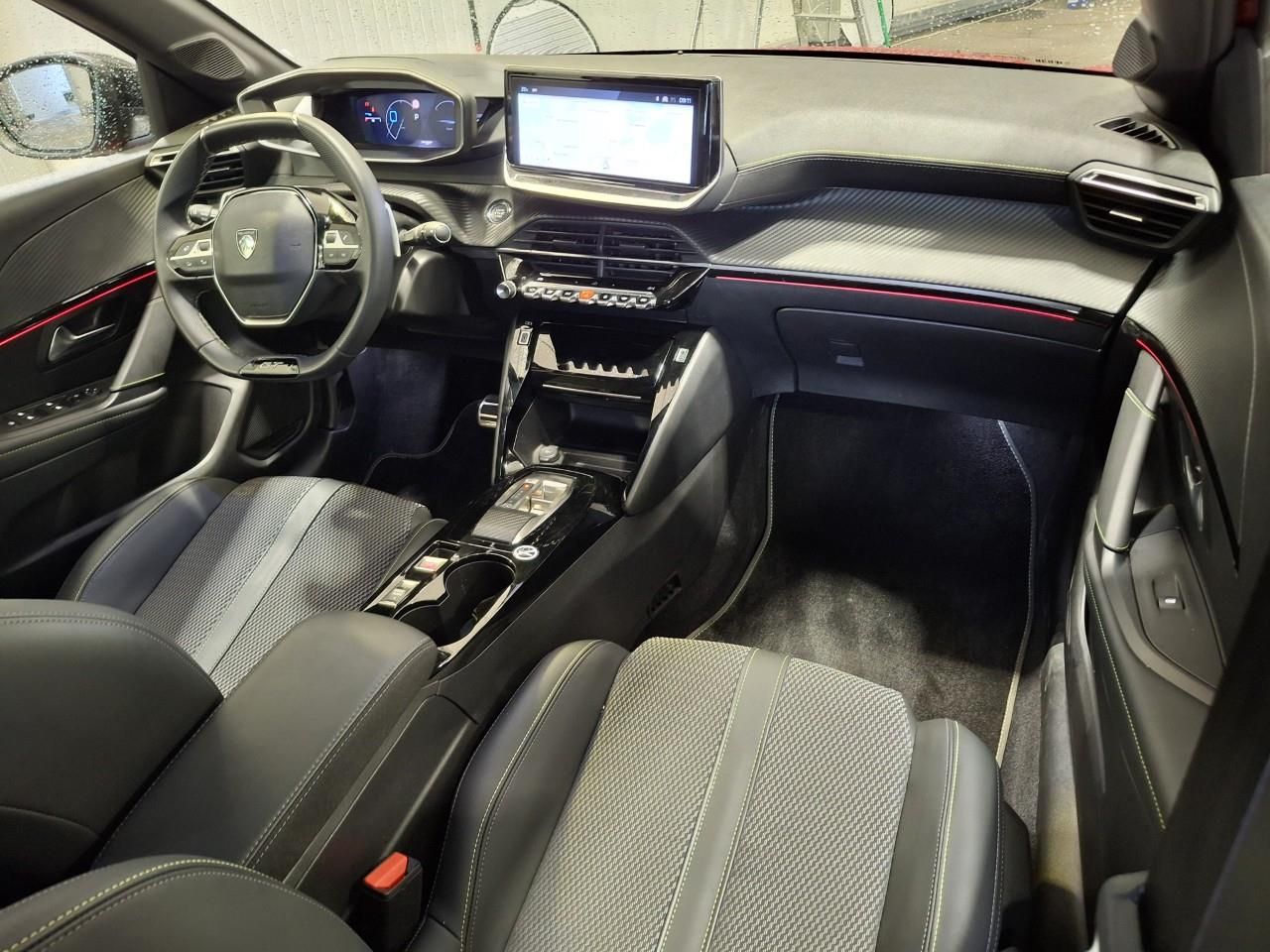 Fahrzeugabbildung Peugeot 208 GT MildHybrid 145 e-DSC6