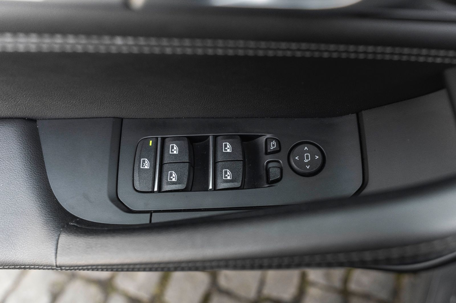 Fahrzeugabbildung BMW X6 xDrive 30 d M Sport LED AHK CARPLAY H&K HUD