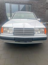 Mercedes-Benz Mercedes W124  sehr gepflegt, Oldtimer 124er - gebrauchte Mercedes-Benz 200 aus dem Jahr 1990