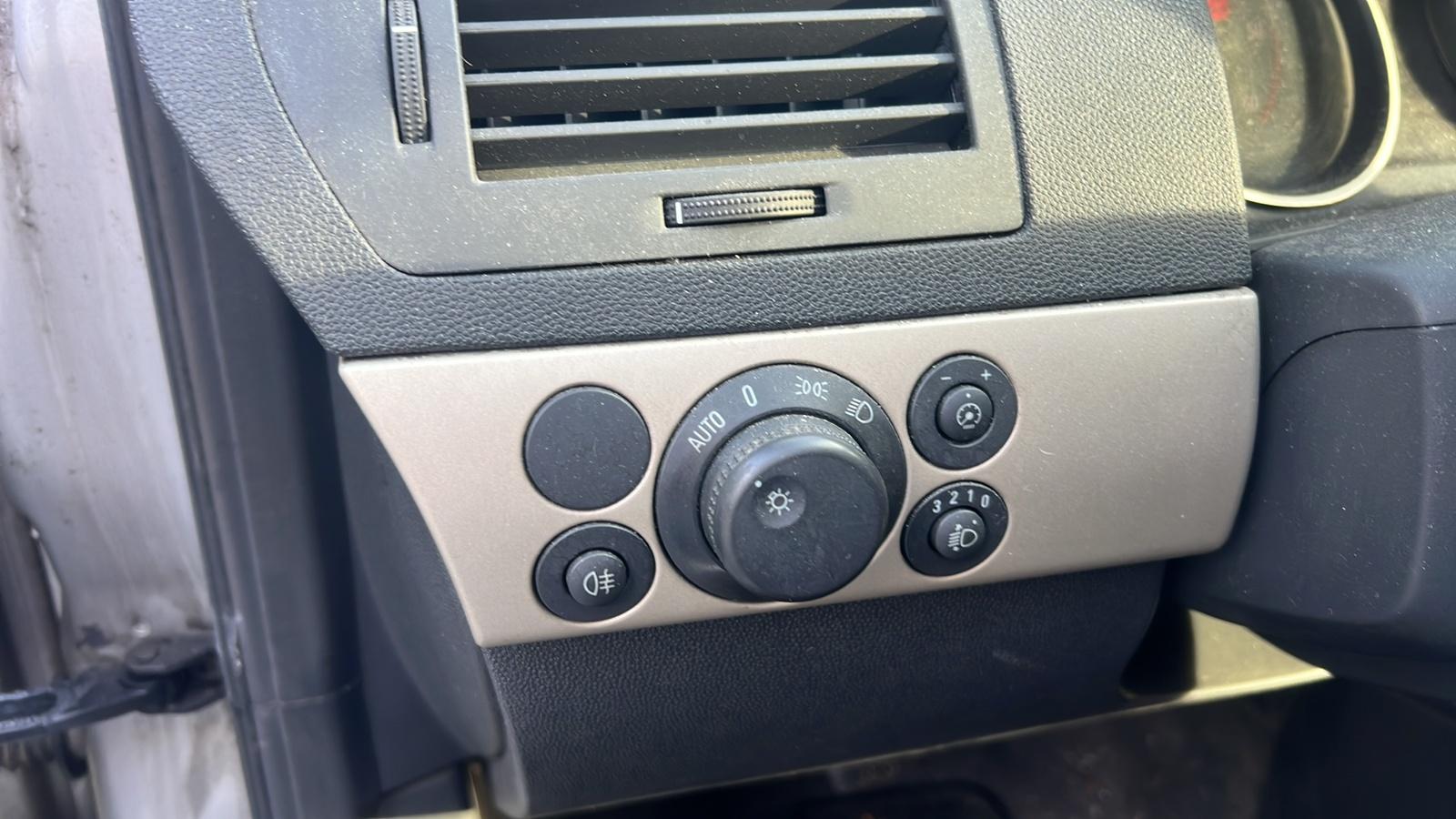 Opel Astra 2008 — photo 12