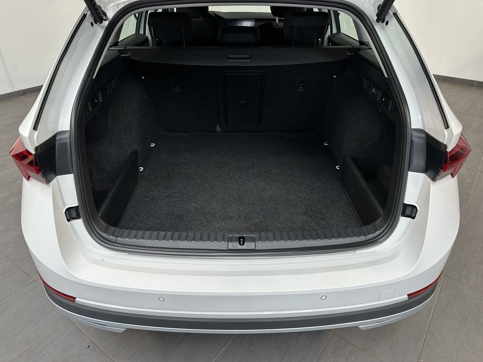 Fahrzeugabbildung SKODA Octavia Combi Scout 2.0 TDI DSG 4x4 NAV+LED+AHK