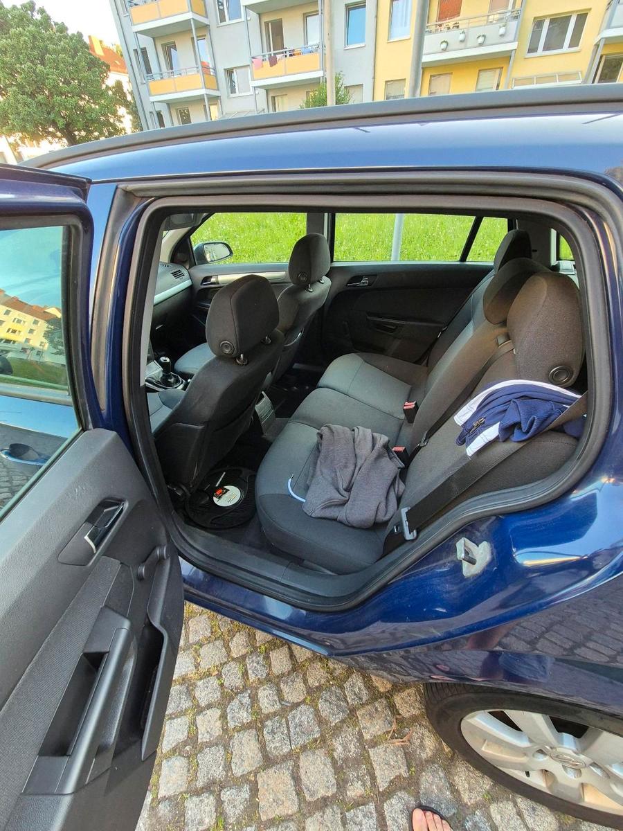 Opel Astra 2006 — photo 6