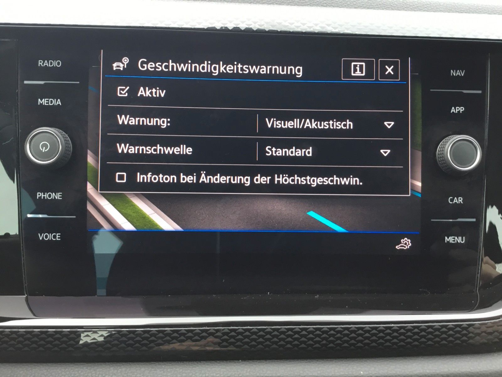 Fahrzeugabbildung Volkswagen Polo 1.0 TSI DSG Life+LED+Kamera+AppConnect+ACC