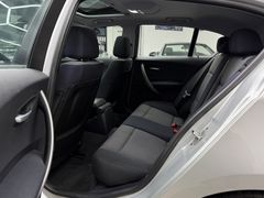 Fahrzeugabbildung BMW 116i Lim. / Klimaautomatik Schiebedach SHZ PDC