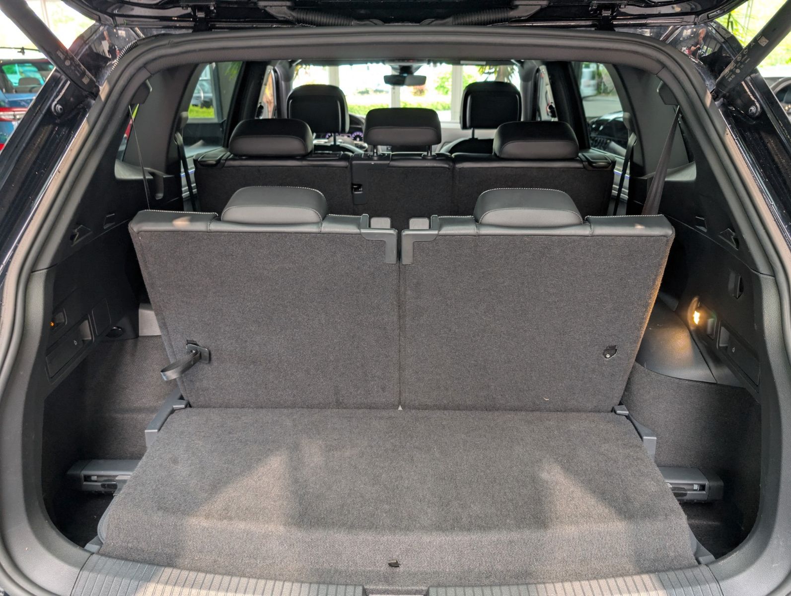 Volkswagen Tiguan Allspace 2.0 TSI 4Moti DSG R-Line 7-Sitz foto 13