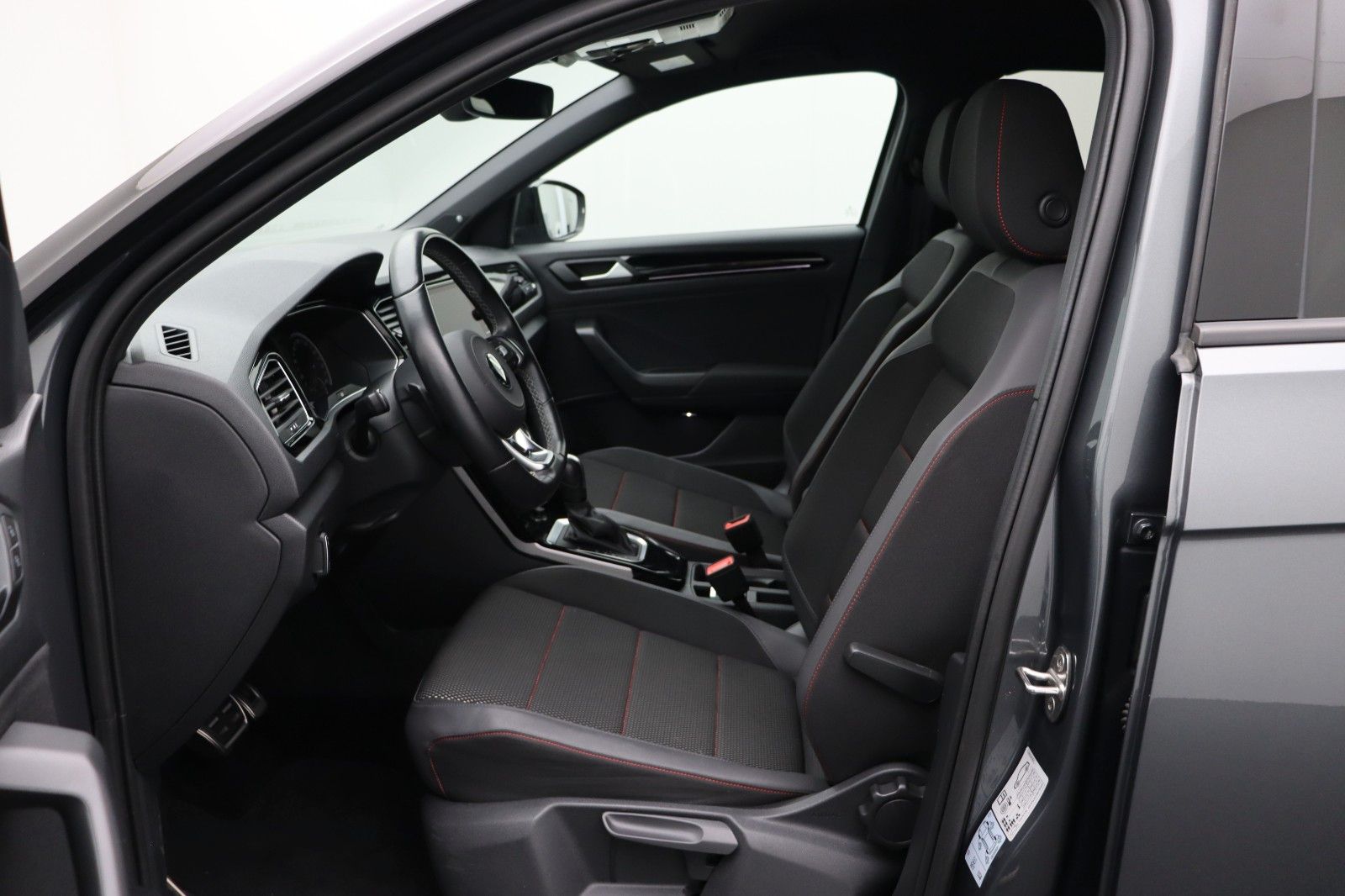 Fahrzeugabbildung Volkswagen T-Roc Sport Kamera LED Black Style Paket "beats"