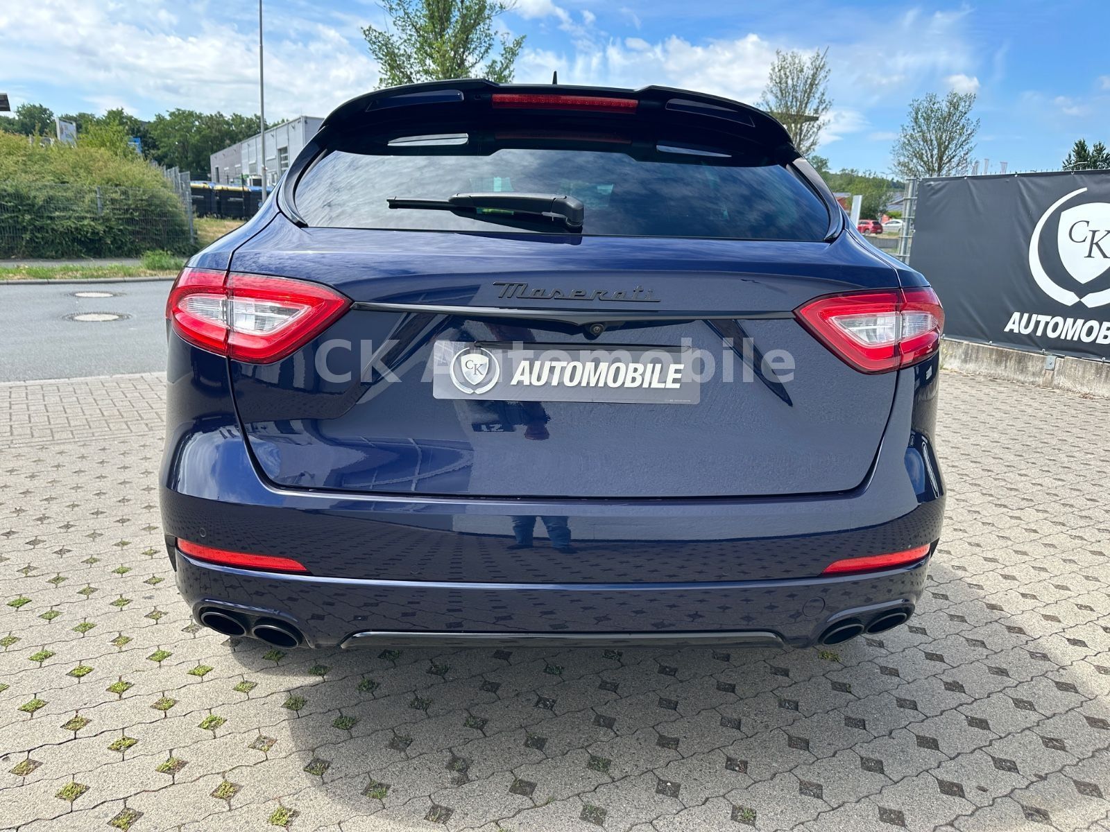 Fahrzeugabbildung Maserati Levante GranLusso S Q4/Navi/Pano/LED/360°Kam.