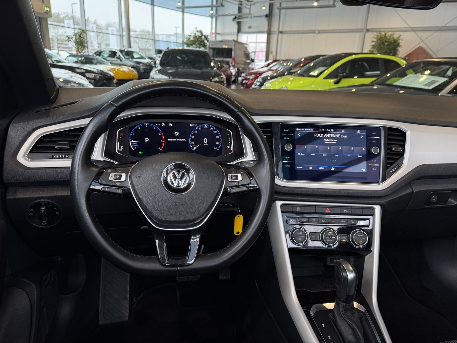 Fahrzeugabbildung Volkswagen T-Roc Cabriolet Style ACC LED NAV SHZ