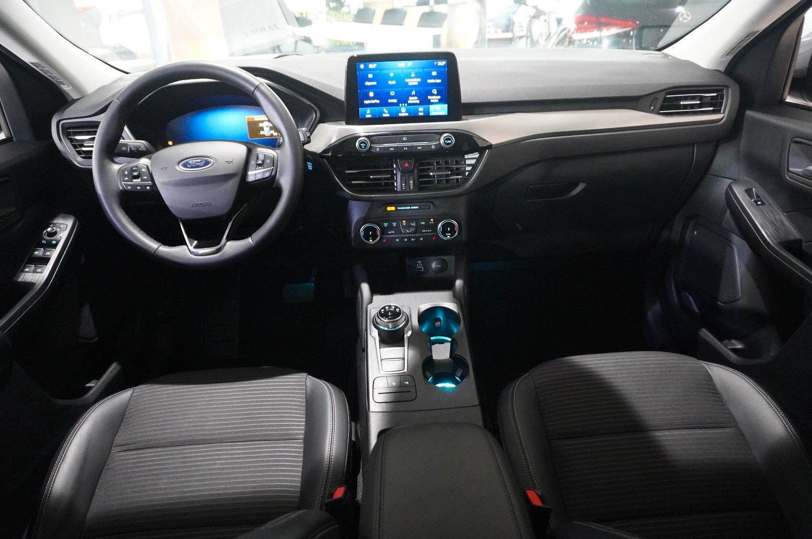 Fahrzeugabbildung Ford Kuga 2.5 HYBRID TITANIUM X 4X4 NAVI/LED/KAMERA