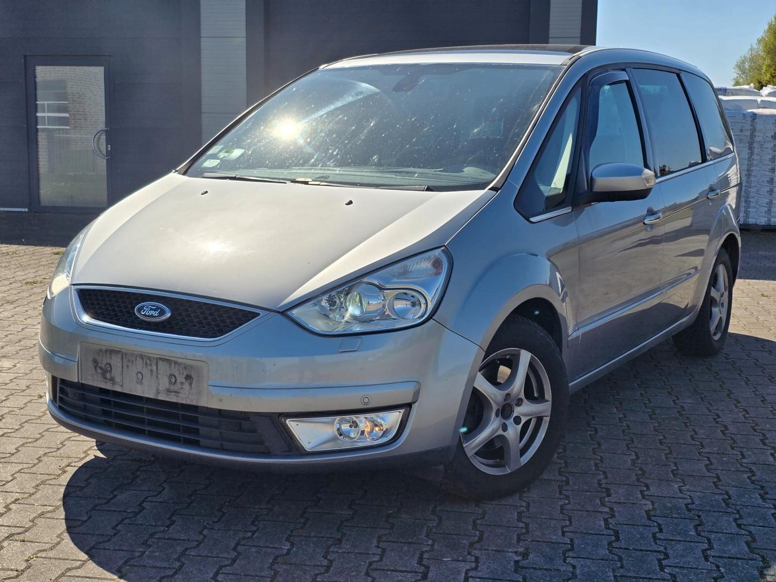 Ford Galaxy 2.0 Ghia 7 Sitze Klima Panorama Navi