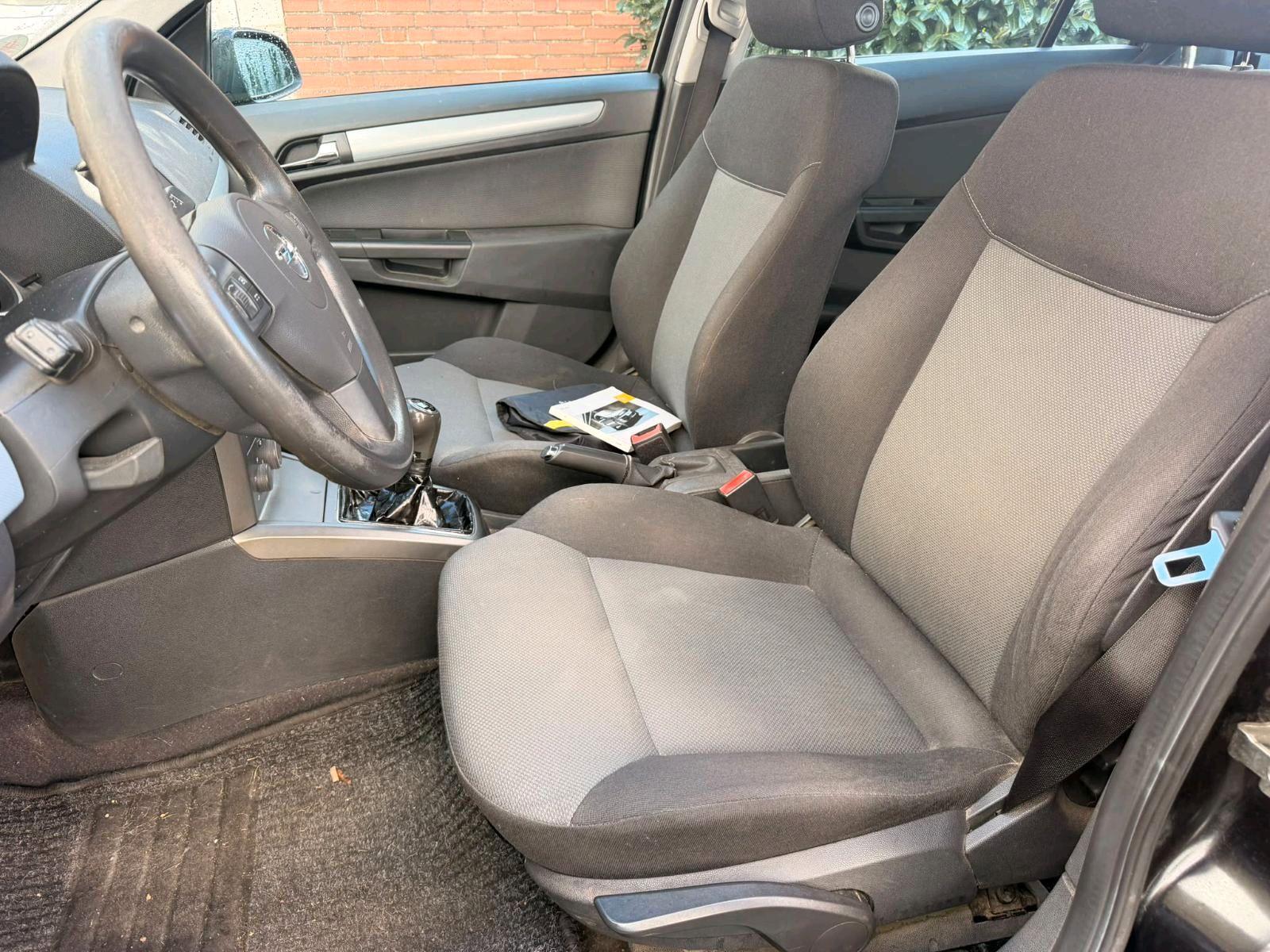 Opel Astra 2005 — photo 10