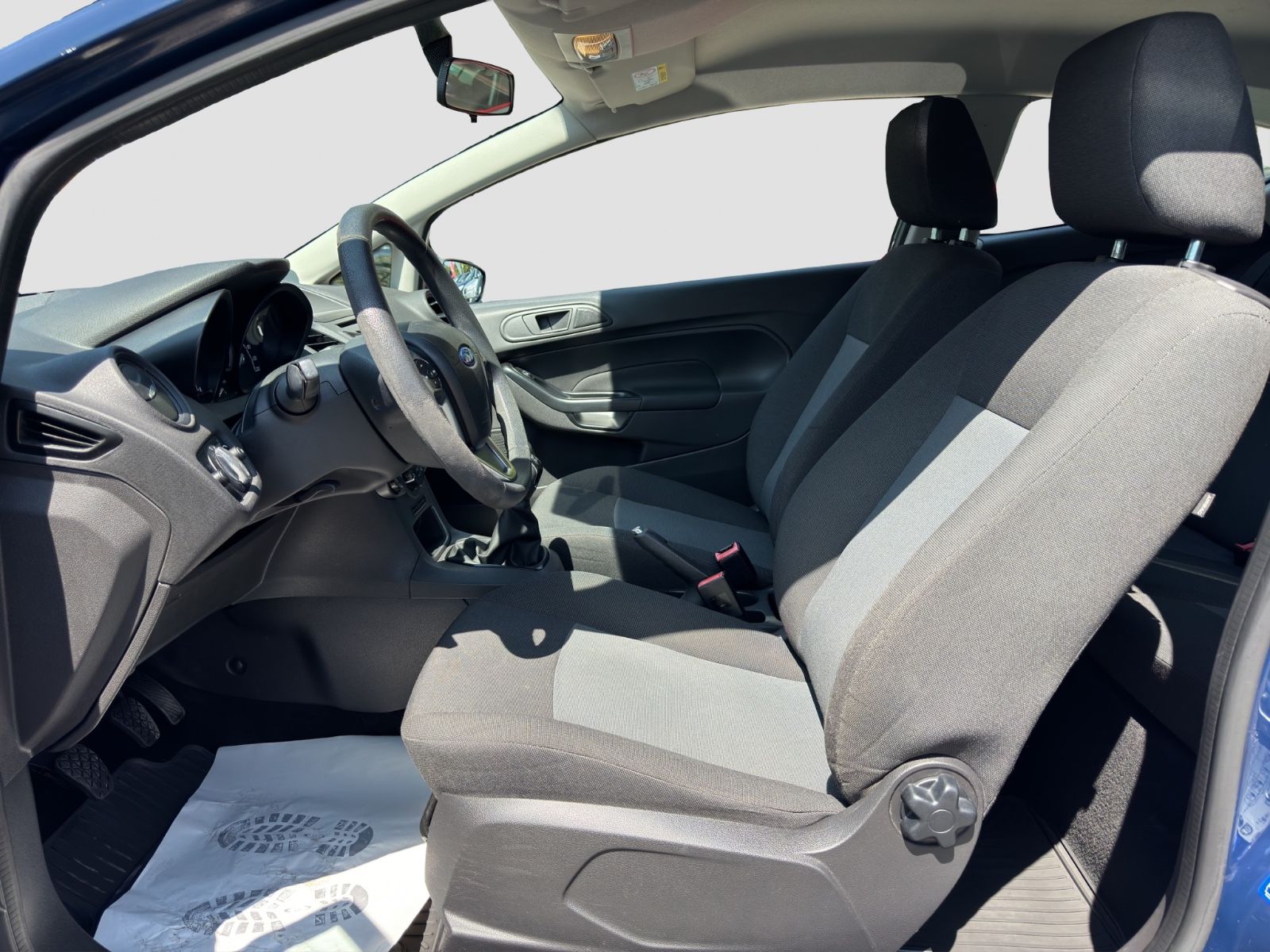 Fahrzeugabbildung Ford Fiesta Ambiente/Klimaanlage/TÜV/HU/Radio/USB