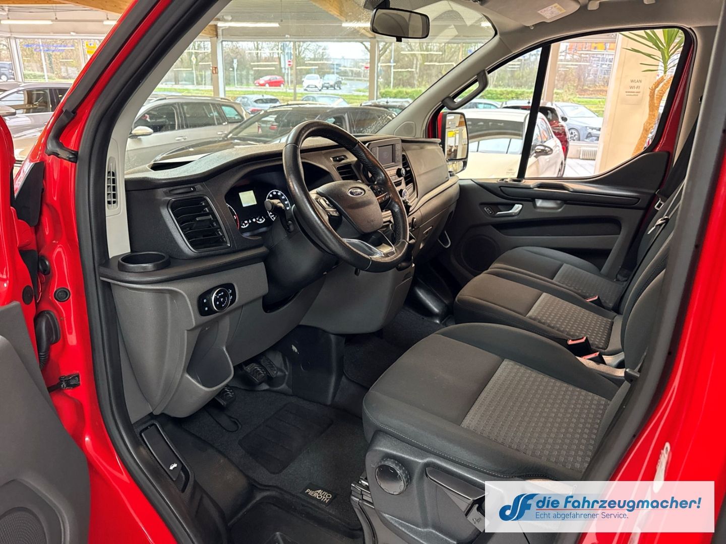 Fahrzeugabbildung Ford Transit Custom Tourneo Kombi 320 L1 Trend *6145