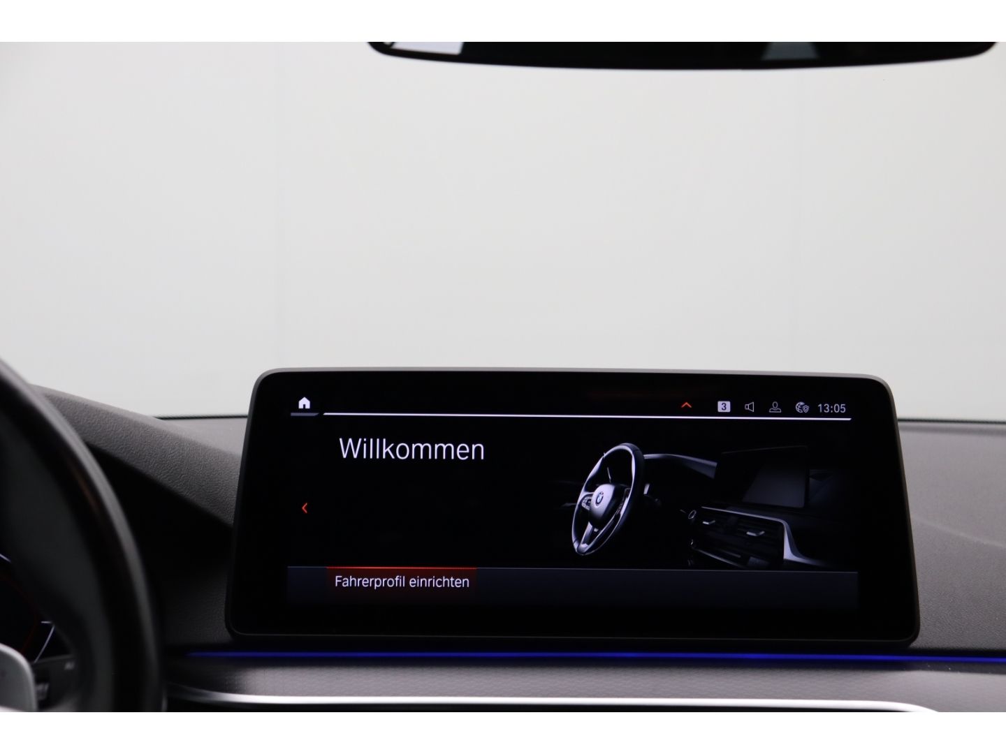 Fahrzeugabbildung BMW 540 d xDrive M Sport Touring Park-Assistent AHK