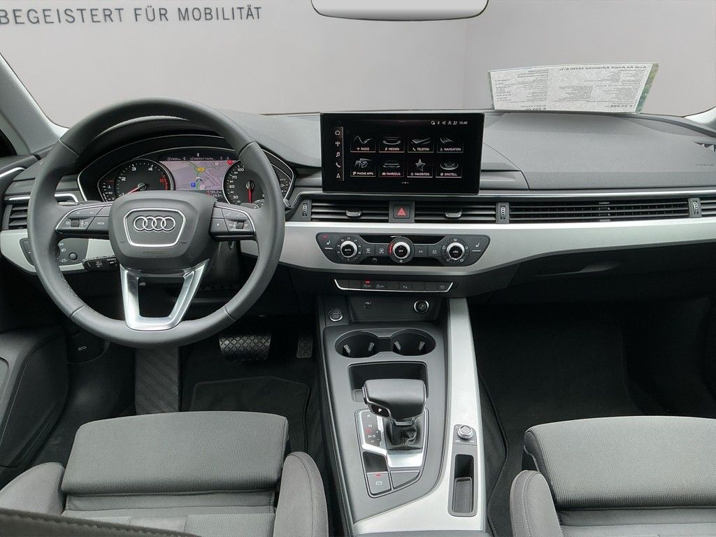 AUDI A4 2024