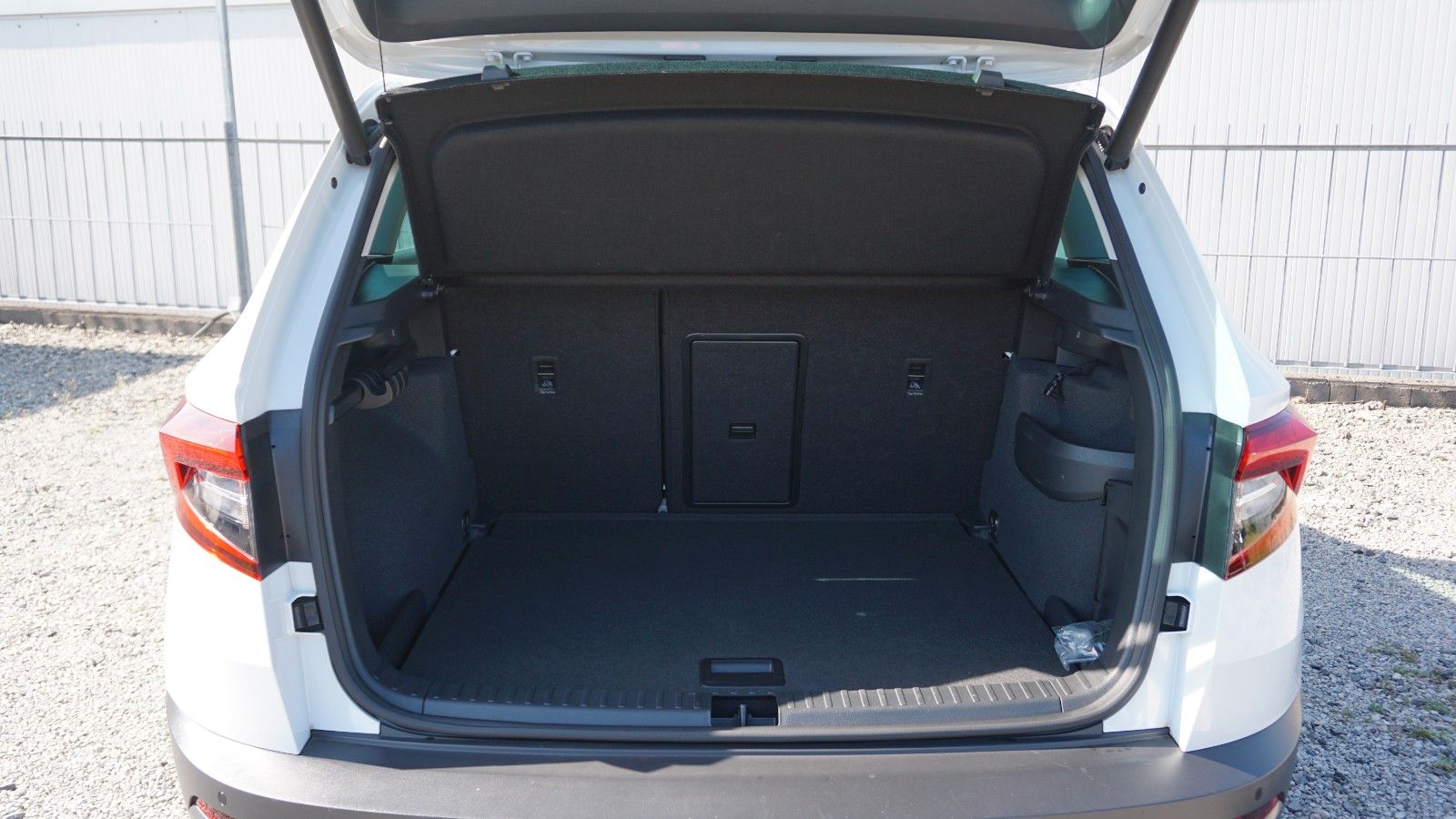 Fahrzeugabbildung SKODA Karoq Style, LED, PDC, SR+WR, Apple CarPlay