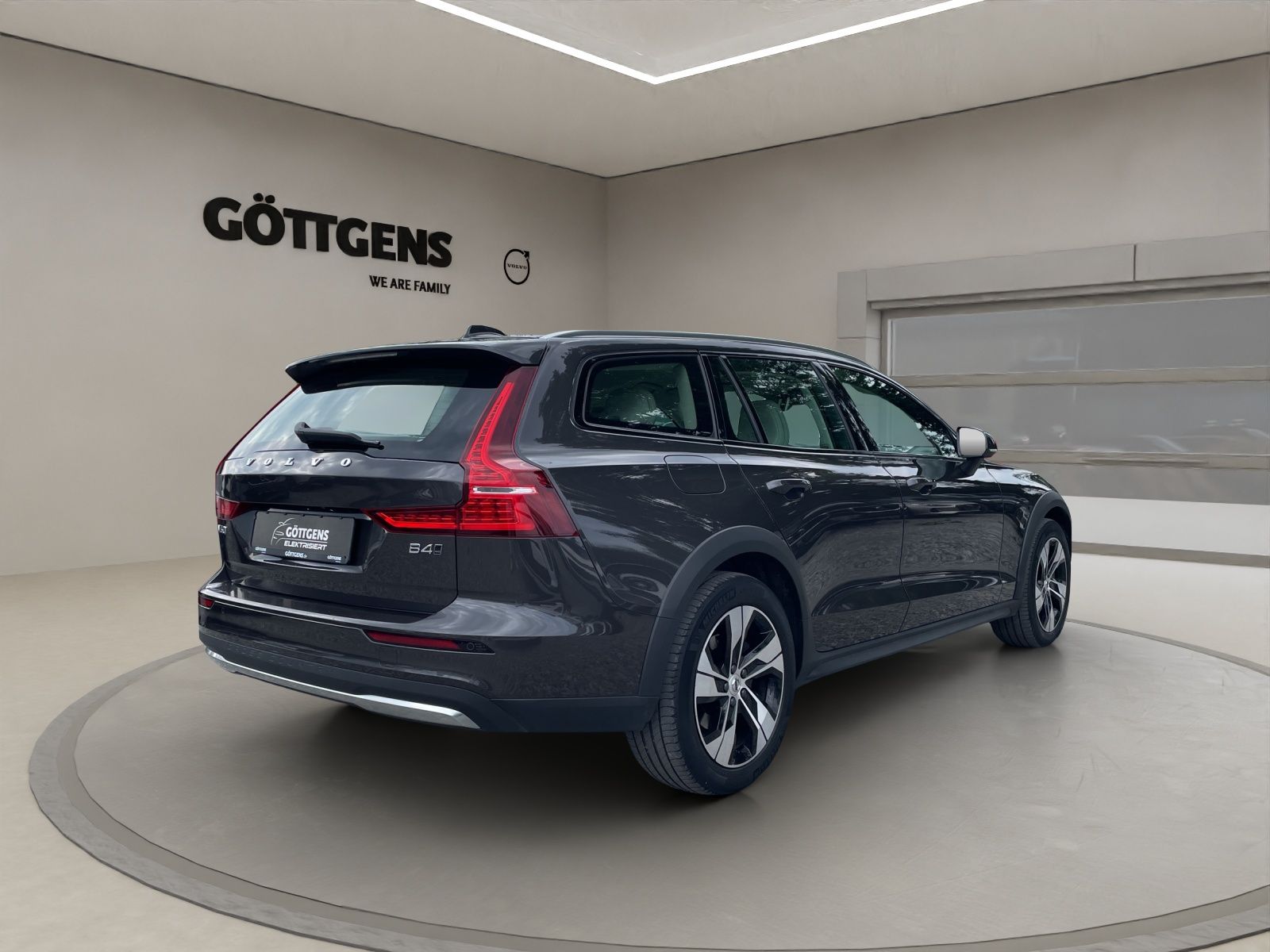 Volvo V60 Cross Country B4 AWD Plus AHK LED NAVI H&K foto 4