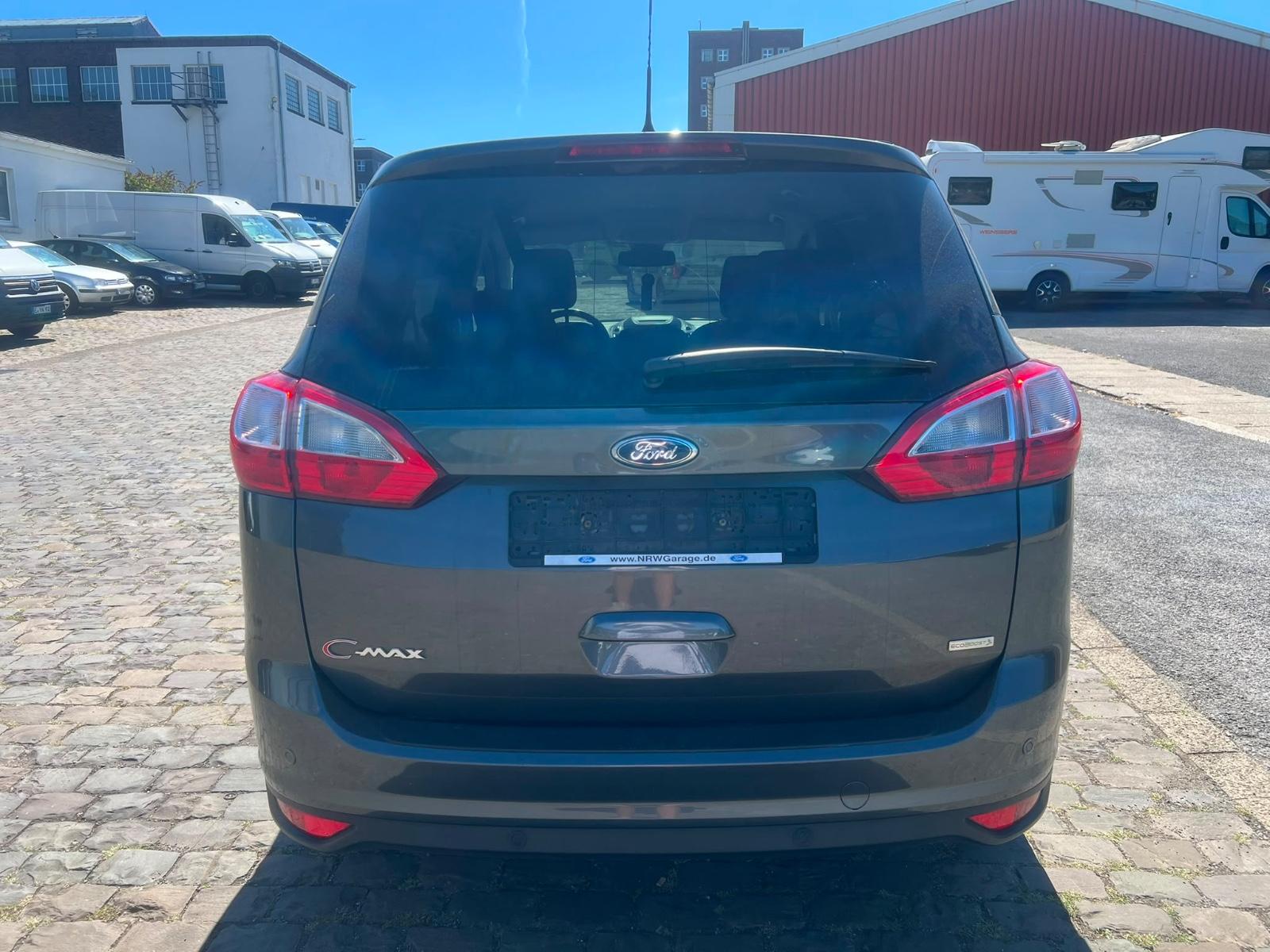 Ford Grand C-MAX 2015 — photo 10