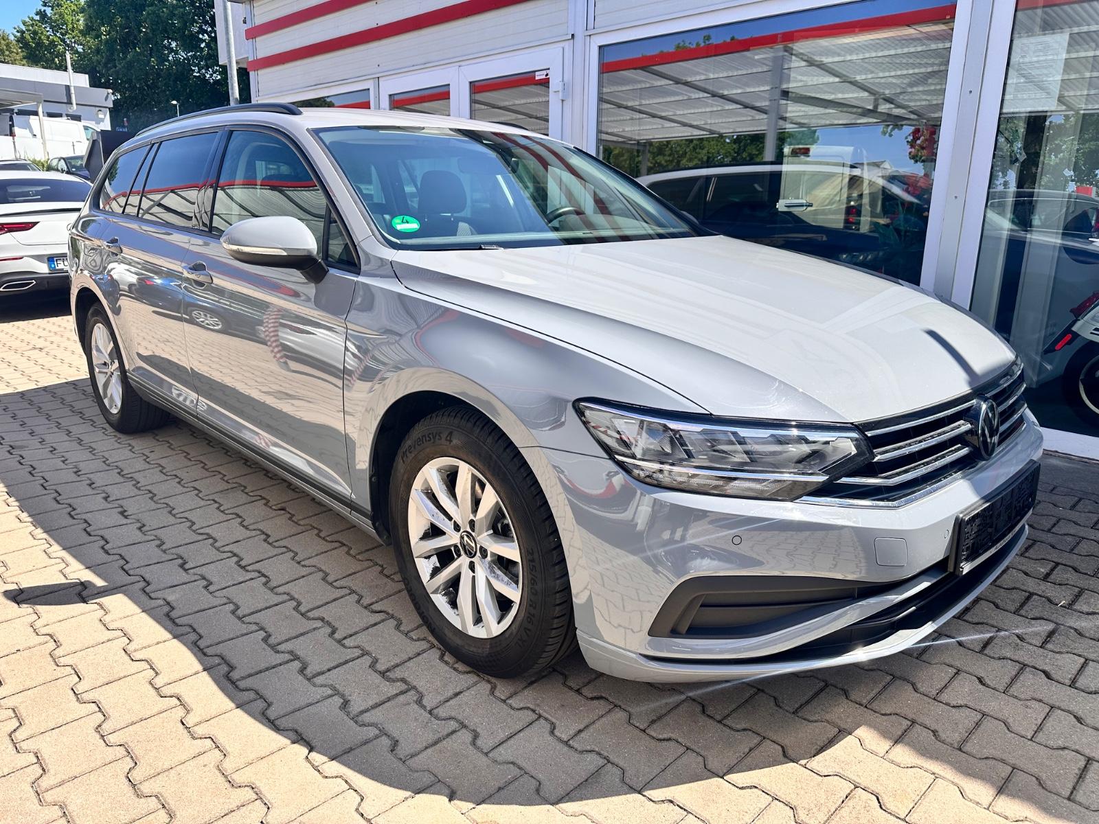 Volkswagen Passat Variant 2.0 TDI DSG*LED*NAVI*