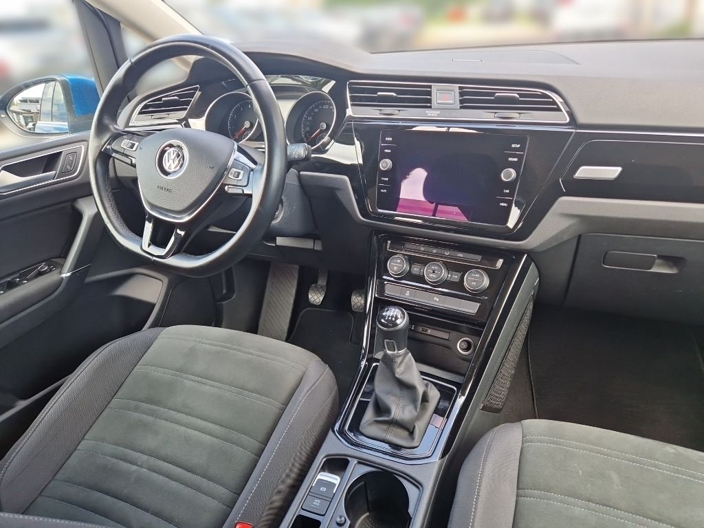 Fahrzeugabbildung Volkswagen VW Touran 1.4 TSI BlueMotion Highline AHK