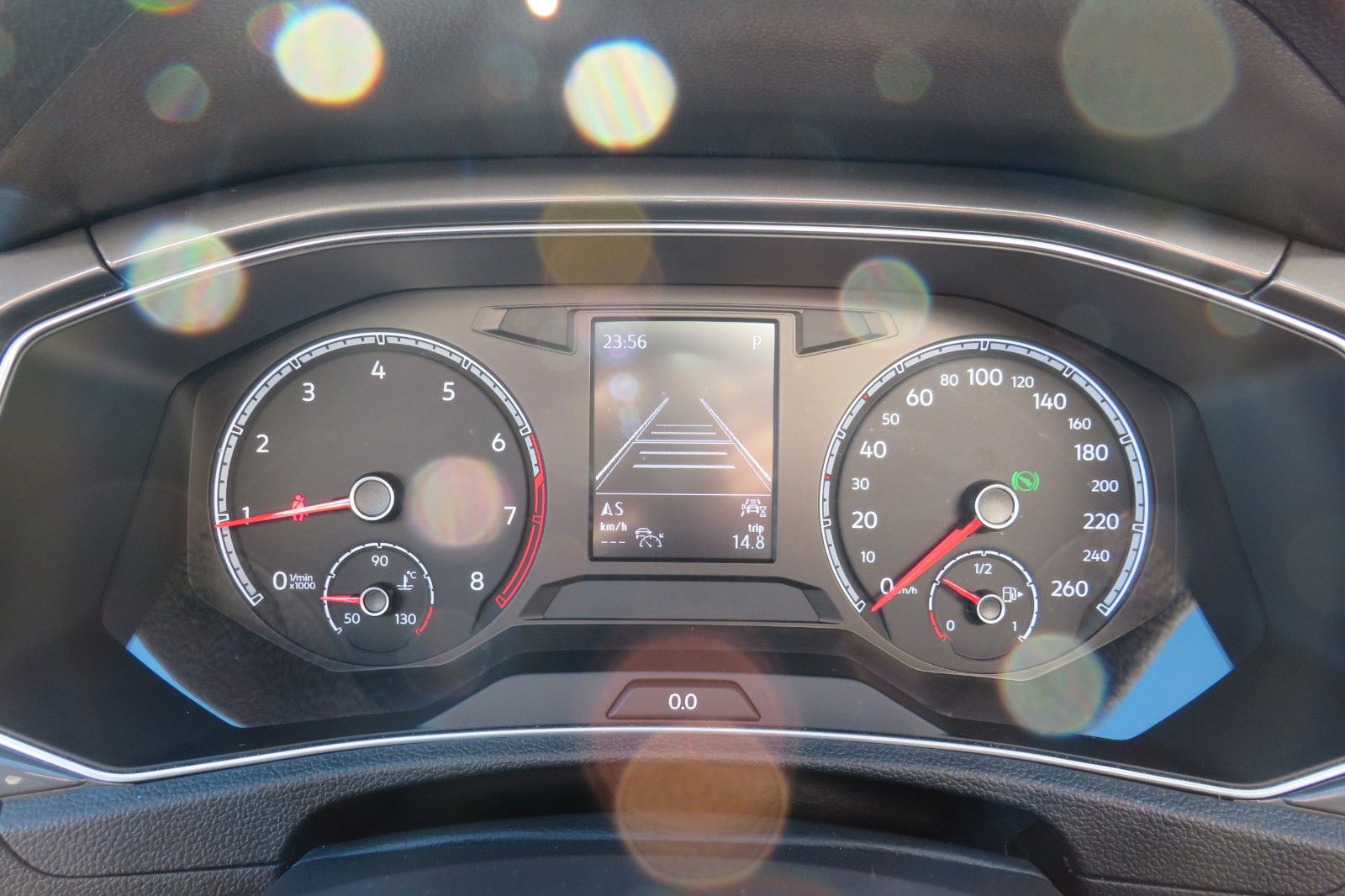 Fahrzeugabbildung Volkswagen T-Roc SPORT PANO AHK LED NAVI ACC PDC SITZH. 1.H