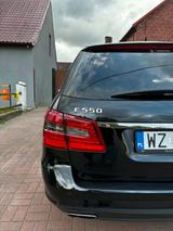 Mercedes-Benz E 550 - schwarze Mercedes-Benz E 55 AMG