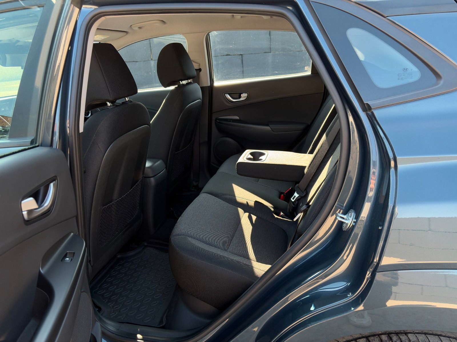 Fahrzeugabbildung Hyundai KONA E Select ACC PDC LFA LKA SHZ LHZ CarPlay