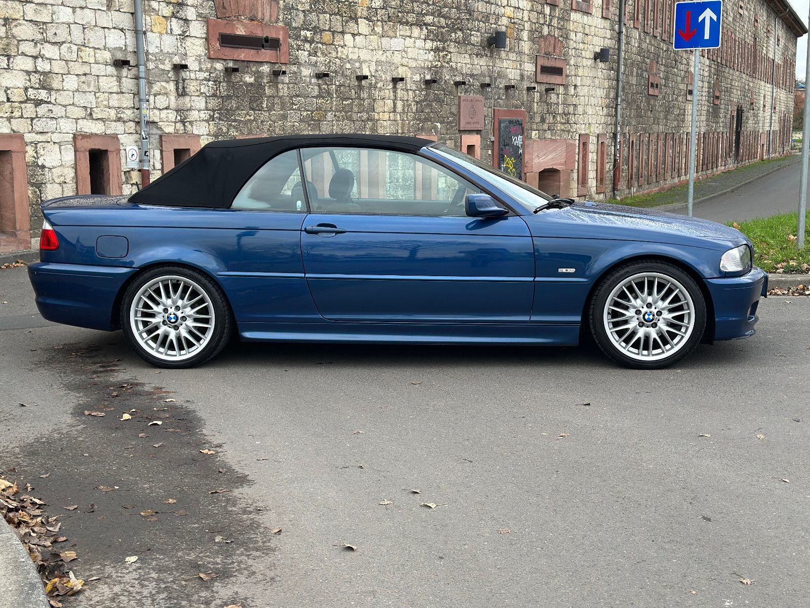 Fahrzeugabbildung BMW 318 CI CABRIO E46 M-SPORTPAKET PDC REMUSAUSPUFF