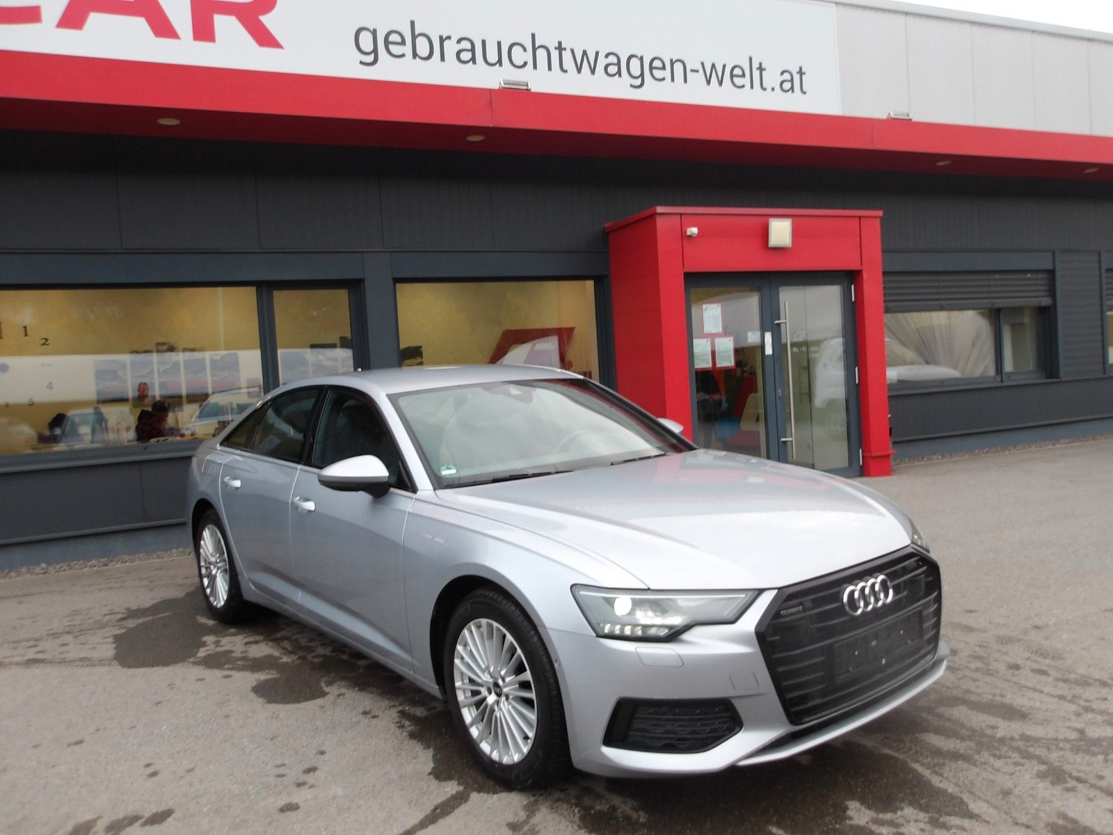 Audi A6 Lim. 45 TFSI quattro design EXP € 20990.-- imagem 3
