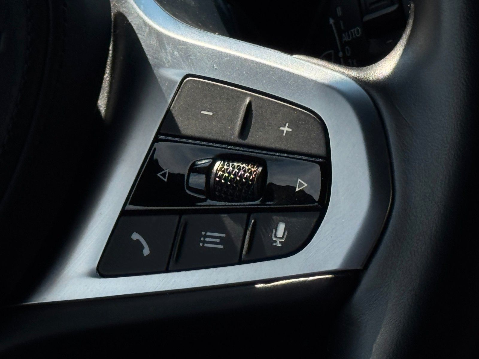 Fahrzeugabbildung BMW 118i F40 M Sport LED PDC Temp HiFi Navi LCProf.