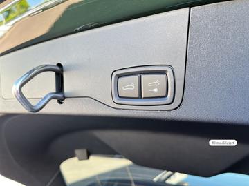  Porsche TAYCAN — миниатюра 17