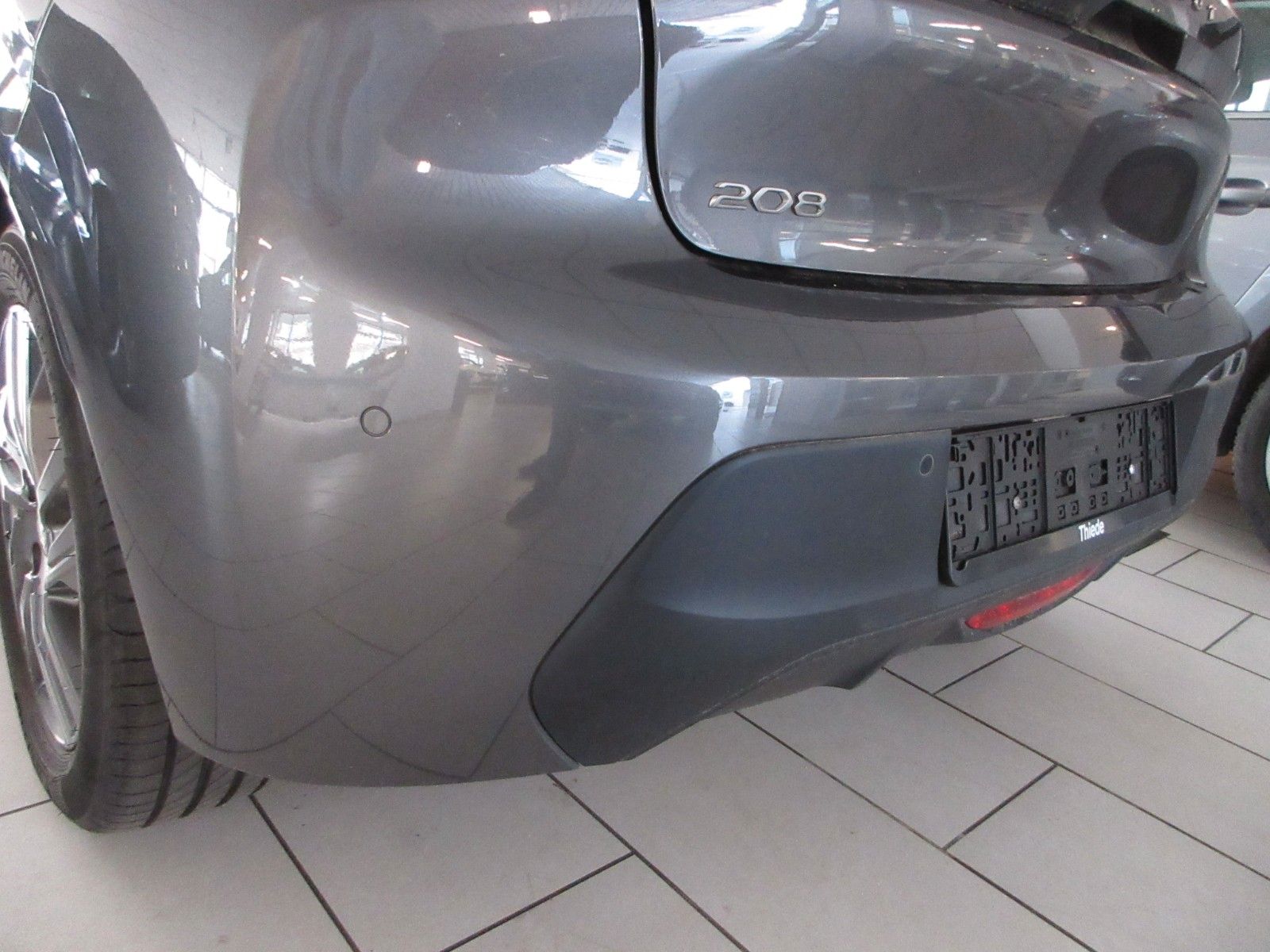 Fahrzeugabbildung Peugeot 208 Active Pack 1.2T LED/NAVI/SHZ/PDC/ALU