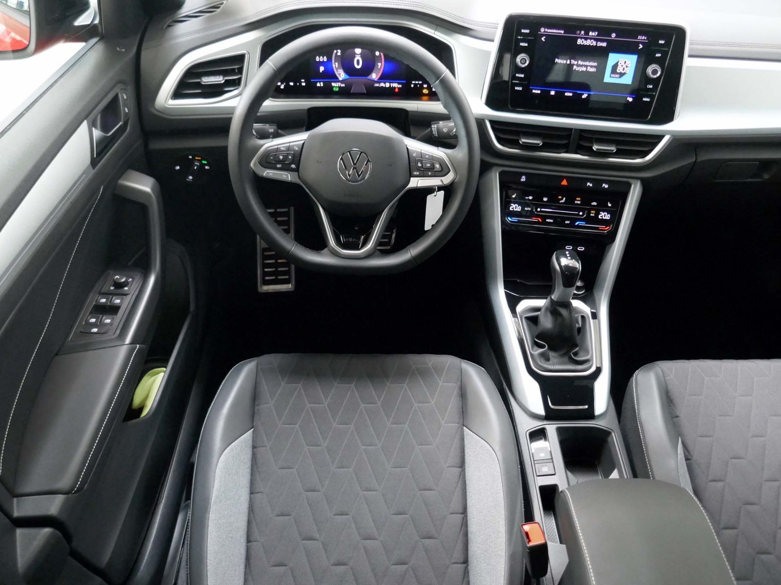 Fahrzeugabbildung Volkswagen T-Roc GOAL 1.5 TSI DSG | LED AHK RFK ACC