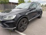 Volkswagen Touareg 3.0 V6 TDI SCR 150kW Tiptronic Execu... - Volkswagen Touareg: Firmenfahrzeug