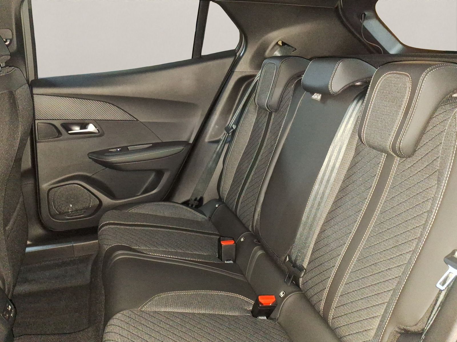 Peugeot 2008 - Bild 12