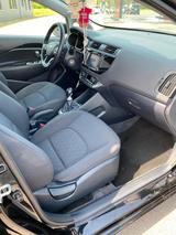 Kia Rio 1.4 UEFA EURO 2016 UEFA EURO 2016 - Kia Rio: 1 2